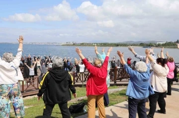 65 yaş üstü vatandaşlar &quot;hayatın içinde&quot;
