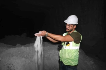 800 yıllık madenden, günlük 500 ton tuz çıkartılıyor
