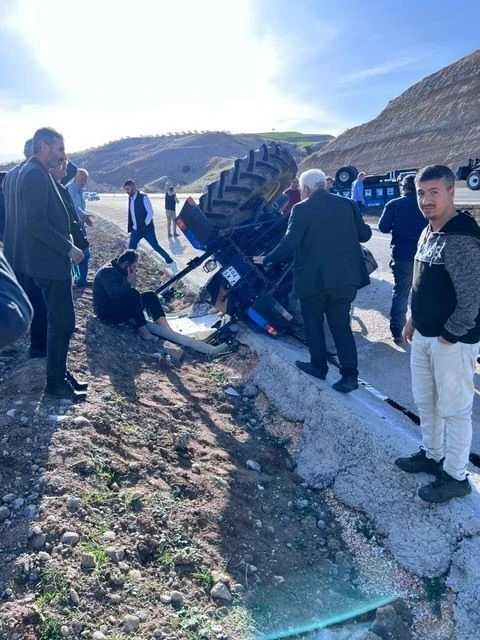 Adıyaman’da kum yüklü traktör devrildi: 1 ağır yaralı
