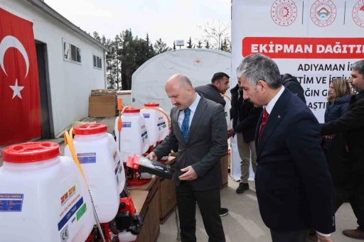 Adıyaman’da motorlu sırt pülverizatörü ve budama makası dağıtımı yapıldı
