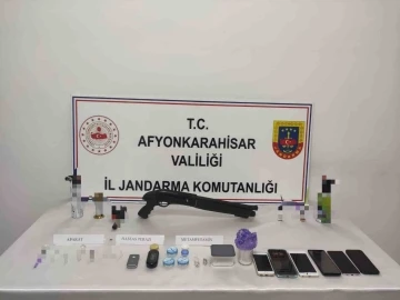 Afyonkarahisar’da uyuşturucu tacirlerine geçit yok
