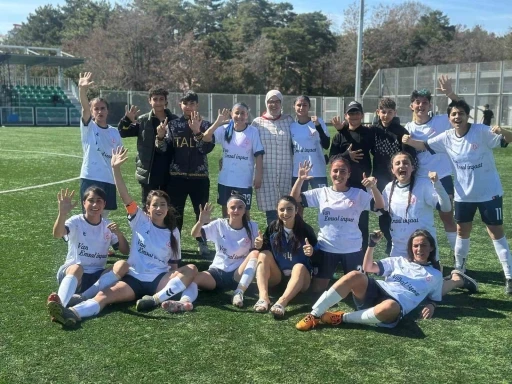 Ağrı ASP Kadın Futbol Takımı, Kayseri’de rakibini farklı geçti: 5-1
