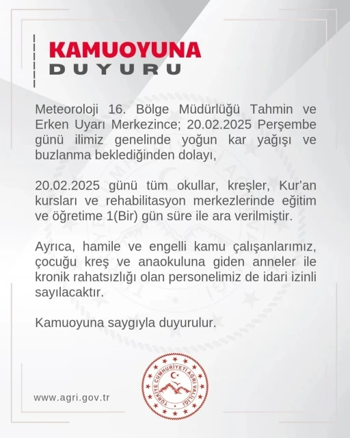 Ağrı’da yoğun kar nedeniyle eğitime ara verildi
