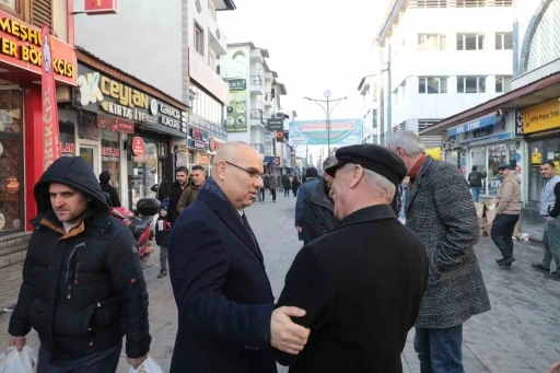 Ağrı Valisi Koç, Ramazan’da esnaf ve vatandaşlarla buluştu
