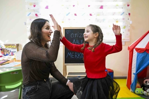 Aile Danışma Merkezinde otizmli bireylere yönelik eğitimler devam ediyor
