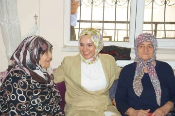 Aile ve Sosyal Hizmetler Bakanı Göktaş, Aydın’da yaşlı çınarlarla bir araya geldi
