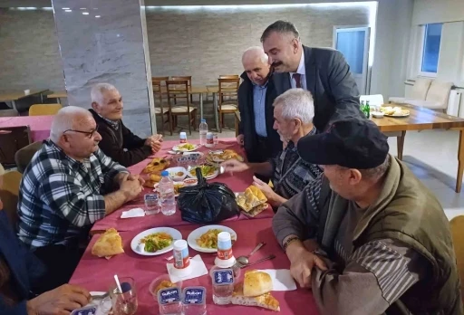 Aile ve Sosyal Politikalar İl Müdürlüğü ekipleri yaşlıları unutmadı
