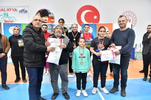 Aileler arası Badminton Turnuvası büyük ilgi gördü
