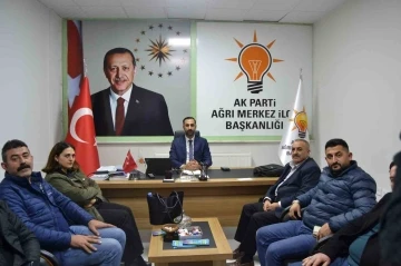 AK Parti, Ağrı’da &quot;Çaya Bekleriz&quot; diyerek vatandaşlarla buluşuyor
