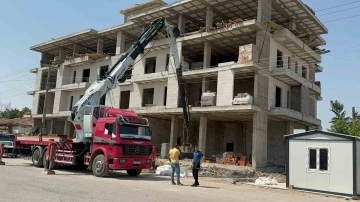 Aksaray’da elektrik akımına kapılan 2 inşaat işçisi ağır yaralandı
