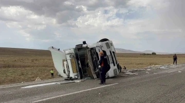 Aksaray’da şarampole devrilen tır hurdaya döndü: 1 yaralı
