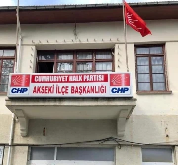 Akseki CHP yönetiminde 8 istifa
