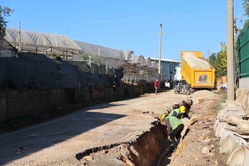 Aksu ilçesinde içme suyu hatları yenileniyor
