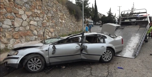 Alanya’da 20 metreden şarampole uçan otomobilin sürücüsü ağır yaralandı
