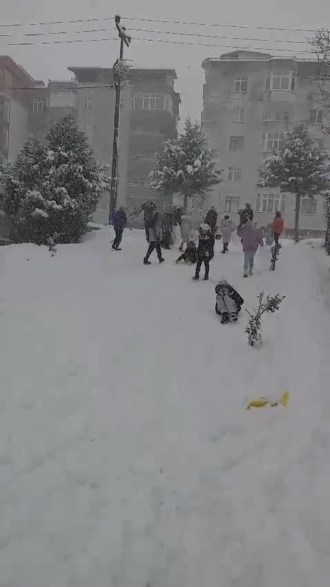 Altay Fırtınası çocuklara yaradı
