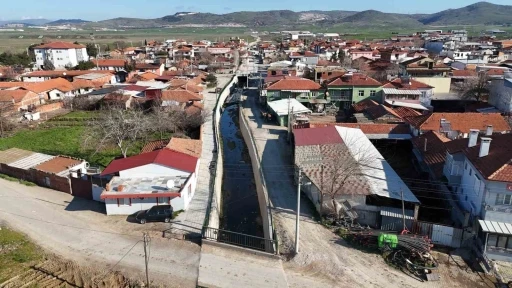 Altıeylül Karamanköy taşkın koruma tesisi inşaatı tamamlandı
