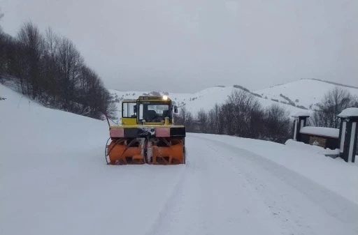 Amasya’da 94 köy yolu kardan ulaşıma kapandı
