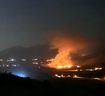 Anız yangını kilometrelerce uzaktan görüntülendi
