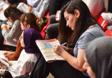 Ankara Büyükşehir Belediyesi’nden öğrencilere “KPSS Genel Tekrar” kampı
