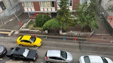 Ankara’da gök gürültülü sağanak yağış başladı
