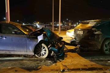 Antakya’da 2 otomobilin çarpıştığı kazada 1 kişi yaralandı
