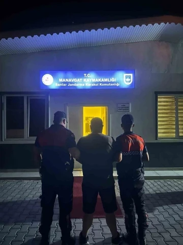 Antalya’da 12 yıl 49 ay hapis cezası olan şahıs, jandarma tarafından yakalandı
