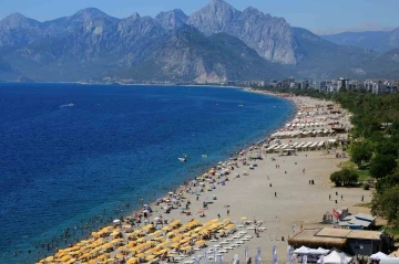 Antalya’da termometreler 40 dereceyi gösterdi
