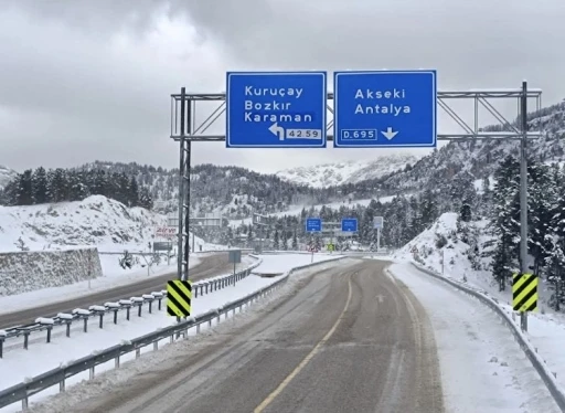 Antalya - Konya Karayolunda kar yağışı etkili oldu
