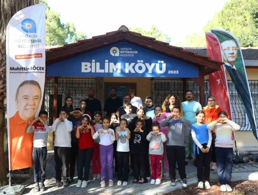 Antalyalı öğrenciler ara tatillerini Bilim Köyü’nde geçiriyor
