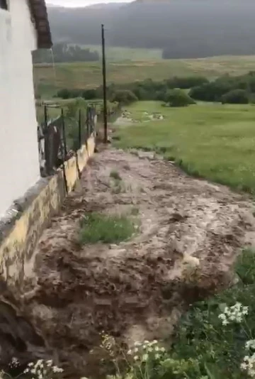 Ardahan’da sağanak sele neden oldu; Evleri su bastı, tarım arazileri zarar gördü
