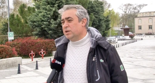 Arnavutköy’de zehirli tırtıl konvoyu kamerada
