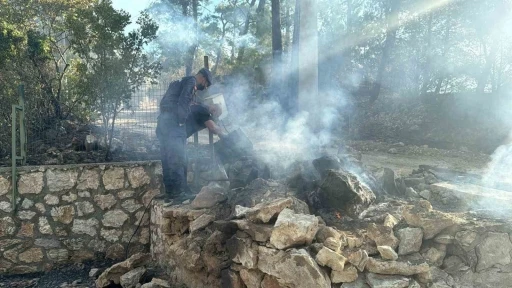 Menteşe’de Orman Yangını Söndürülüyor