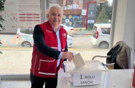 Atakum Kızılay Başkanı Fevzi Er güven tazeledi
