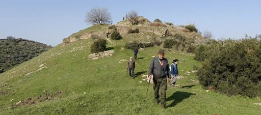 Aydınlı doğaseverler Orthosia Antik Kenti’ni gezdi
