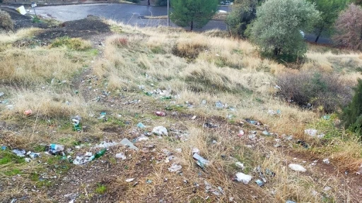 Aytepe Varyantı gelişigüzel atılan çöpler nedeniyle çöplüğe döndü
