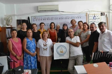 Ayvalık-Küçükköy Halk Müziği Derneği’nde Başkan Baltacı’ya güvenoyu
