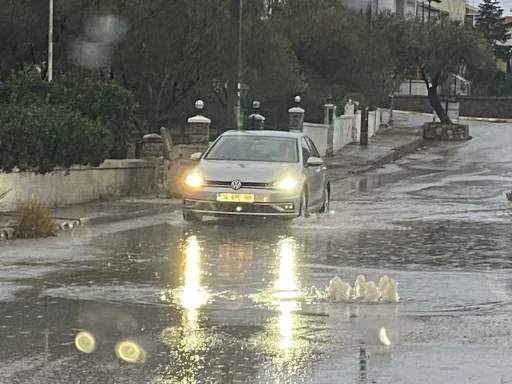 Ayvalık’ta yağış gün boyu etkili oldu
