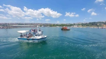 Balık için değil, özel çocuklar için denize açıldılar: Sevinçten gözyaşlarına boğuldu
