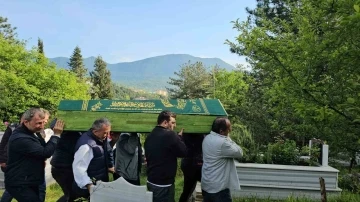 Balık tutarken kayalıklardan denize düşerek ölen vatandaş son yolculuğuna uğurlandı
