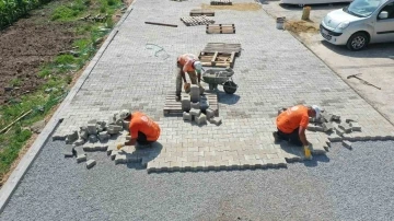 Başiskele’de parke yol çalışmaları devam ediyor
