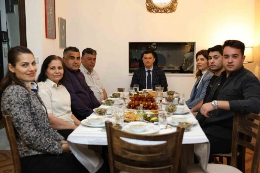 Başkan Ünlü, iftar yemeği davetini kırmadı
