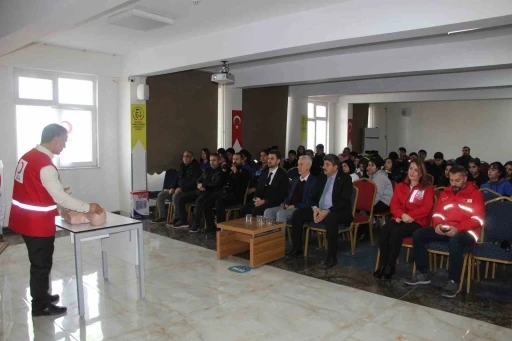 Batman’da öğrencilere ilk yardım eğitimi verildi
