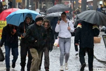 Bayburt için gök gürültülü kuvvetli sağanak yağış uyarısı
