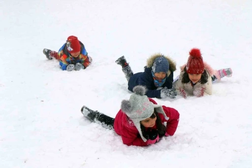 Bayburt’ta kar nedeniyle okullar bir gün tatil edildi
