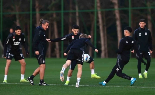 Beşiktaş, Fenerbahçe maçı hazırlıklarını tamamladı
