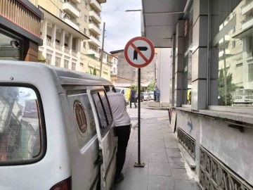 Bilecik Belediyesi’nden yön tabelası çalışması
