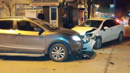 Bilecik’te meydana gelen trafik kazası maddi hasarla atlatıldı
