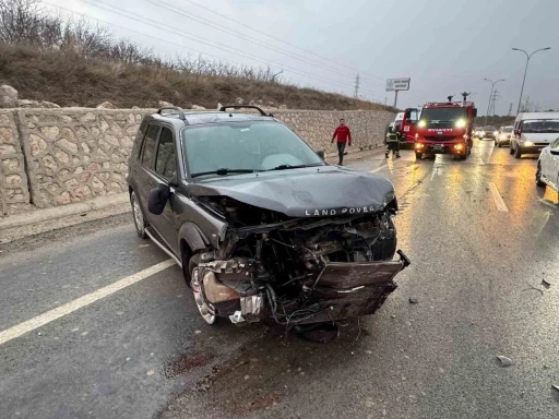 Bilecik’te meydana gelen trafik kazasında 3 kişi yaralandı
