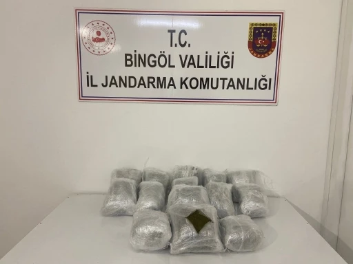 Bingöl’de 20 kilo esrar ele ele geçirildi
