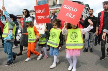 Bingöl’de ’Aile istikbalimizdir’ yürüyüşü
